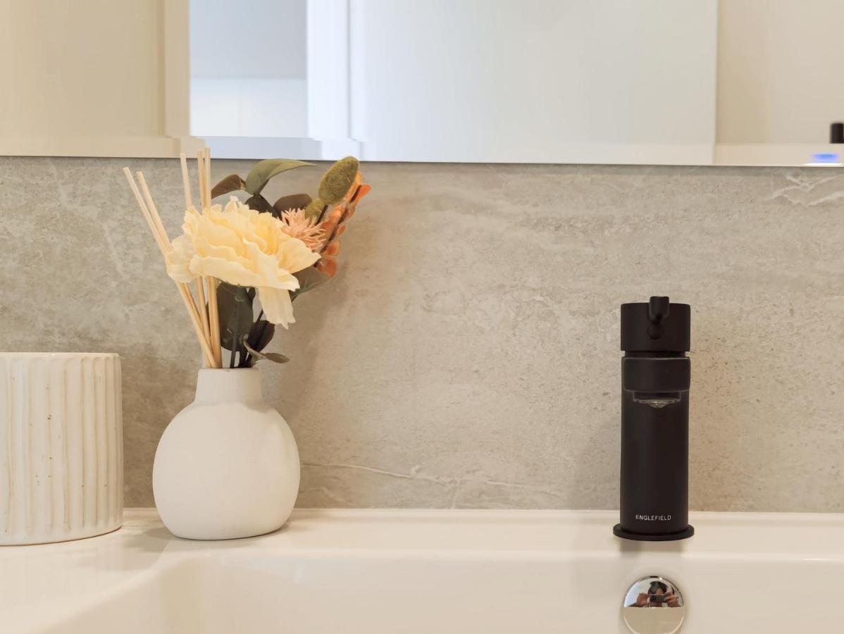 Luxurious 2 Bedroom Apartment Free Secure Parking Auckland Bagian luar foto